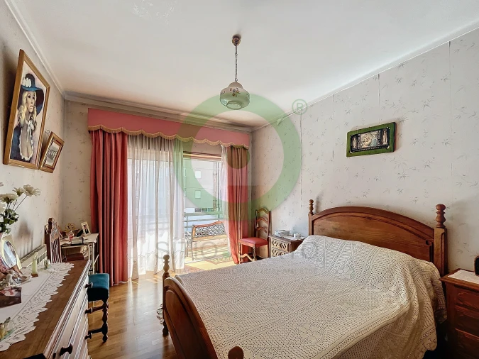 Moradia T4 para Venda em Santa Maria Maior Foto 9