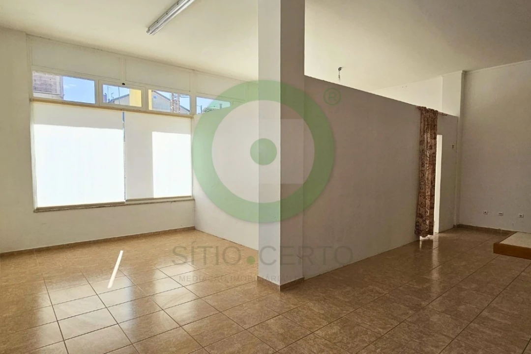 Loja para Venda em Valpaços e Sanfins Foto 3