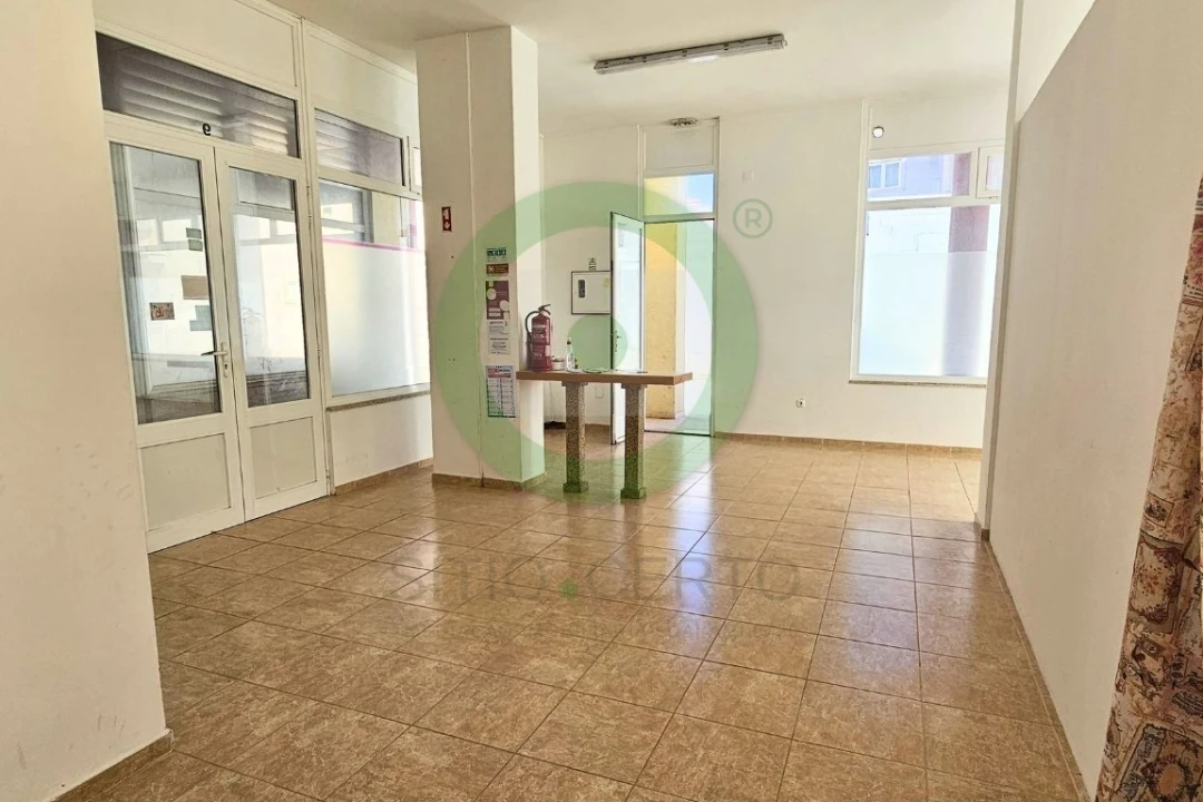 Loja para Venda em Valpaços e Sanfins Foto 4