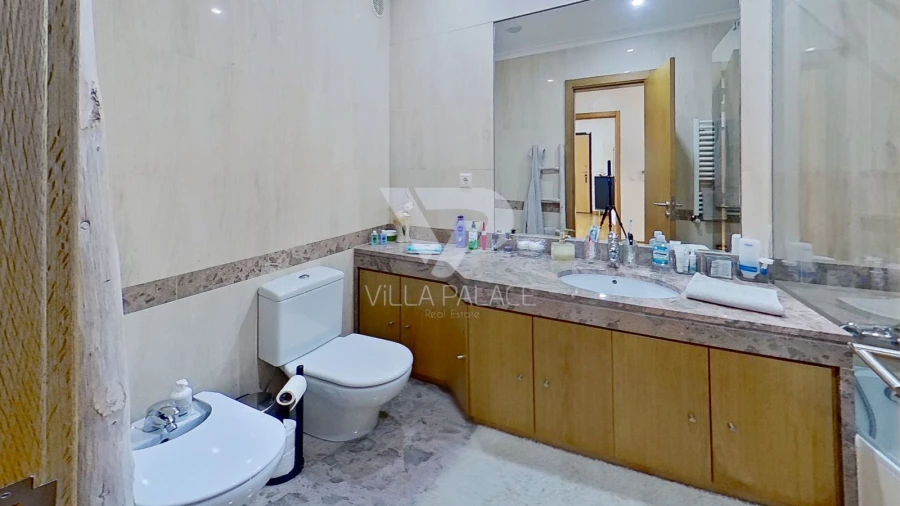 Apartamento T5 para Arrendamento em Alvalade Foto 12