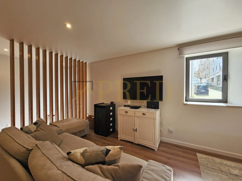 Moradia T2 para Arrendamento em Santa Clara e Castelo Viegas Foto 3