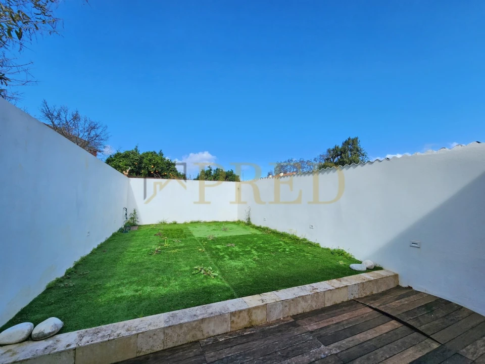 Moradia T2 para Arrendamento em Santa Clara e Castelo Viegas Foto 14