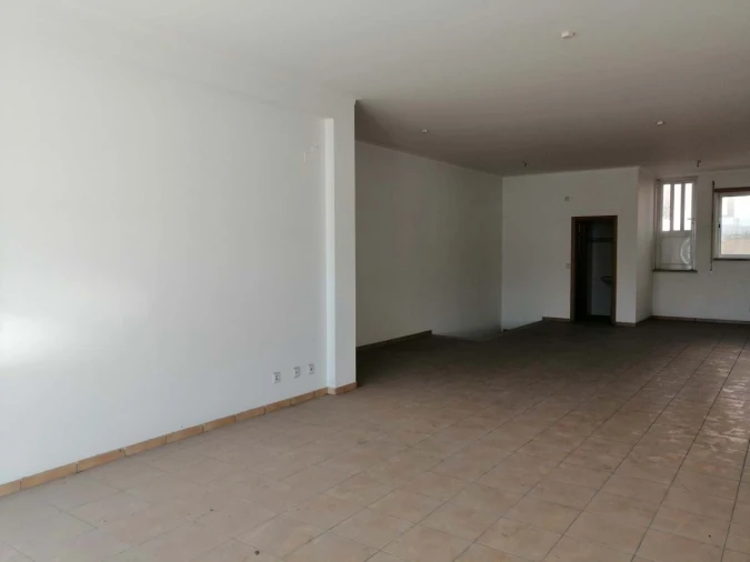 Negócio para Venda em Marrazes e Barosa