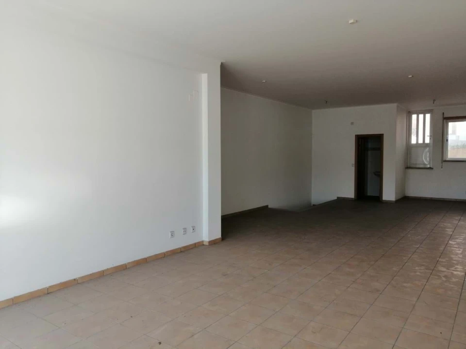 Negócio para Venda em Marrazes e Barosa Foto 1