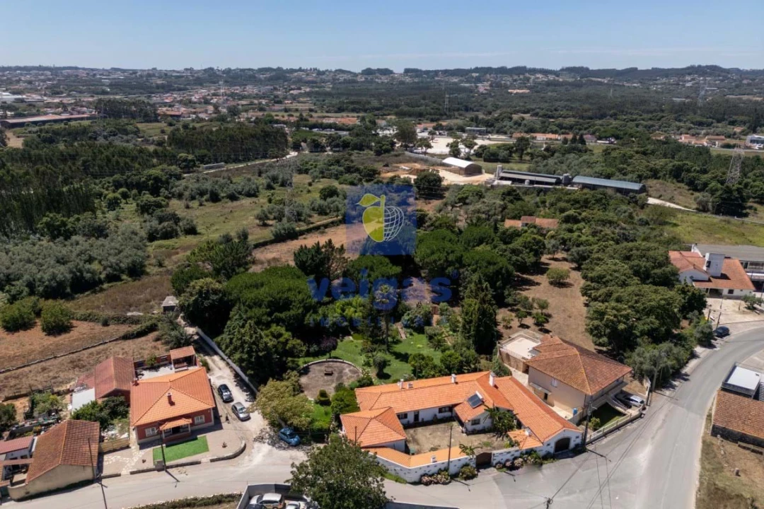 Moradia T3 para Venda em Turquel Foto 4