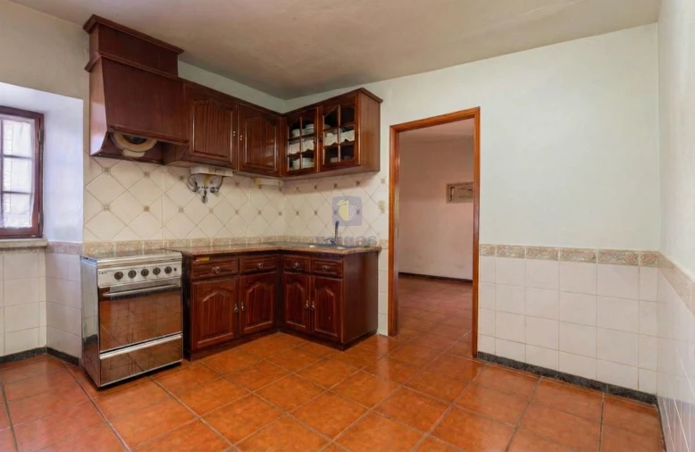 Moradia T3 para Venda em Turquel Foto 33