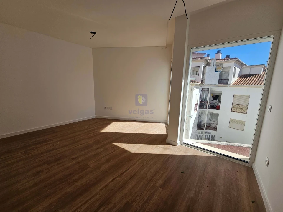 Apartamento T2 para Venda em São Martinho do Porto Foto 2