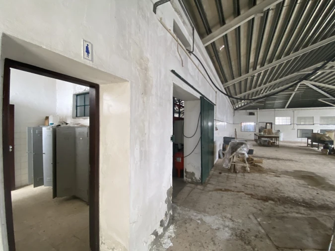 Armazém para Venda em Malhou, Louriceira e Espinheiro Foto 30