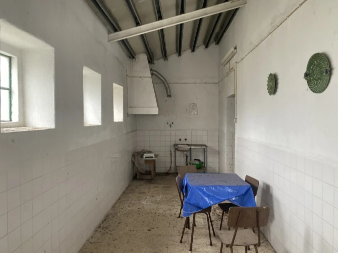 Armazém para Venda em Malhou, Louriceira e Espinheiro Foto 40