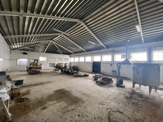 Armazém para Venda em Malhou, Louriceira e Espinheiro Foto 5