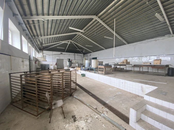 Armazém para Venda em Malhou, Louriceira e Espinheiro Foto 45