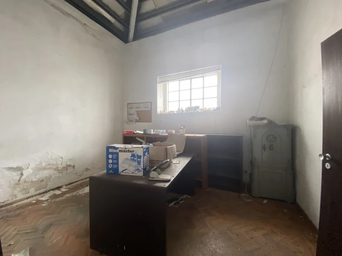 Armazém para Venda em Malhou, Louriceira e Espinheiro Foto 43