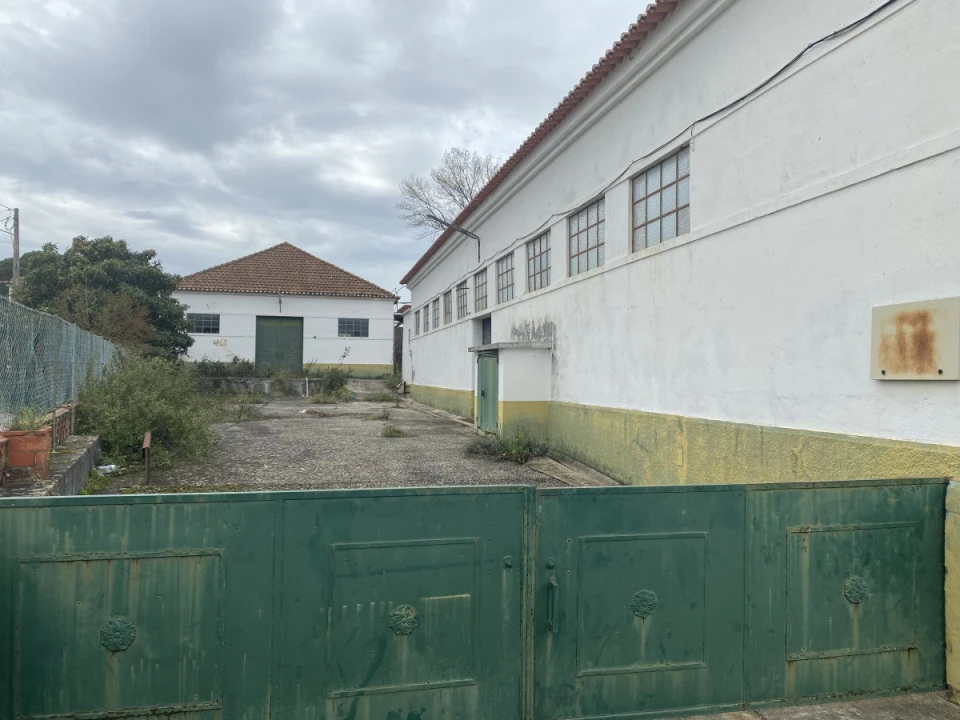 Armazém para Venda em Malhou, Louriceira e Espinheiro Foto 1