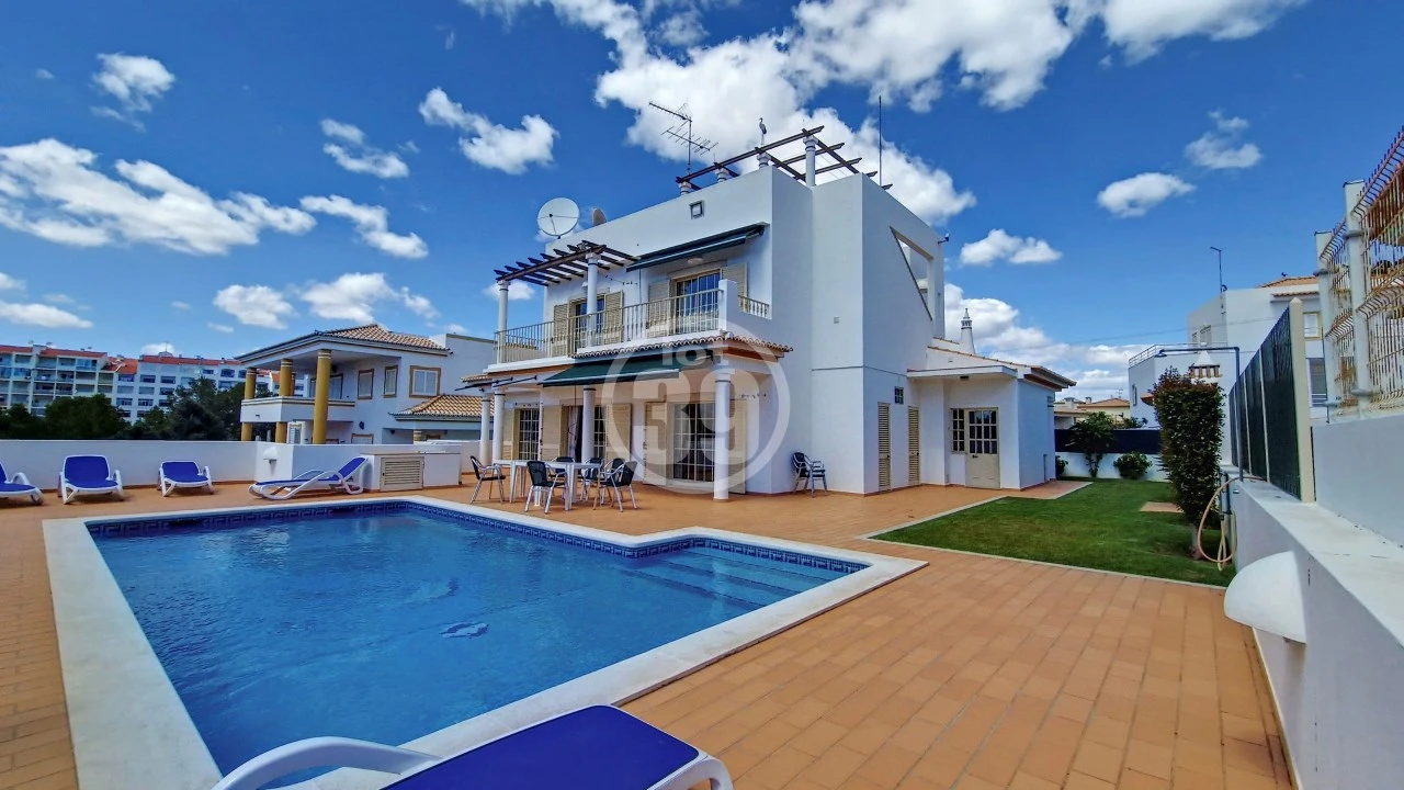 Moradia T4 para Venda em Albufeira e Olhos de Água Foto 6