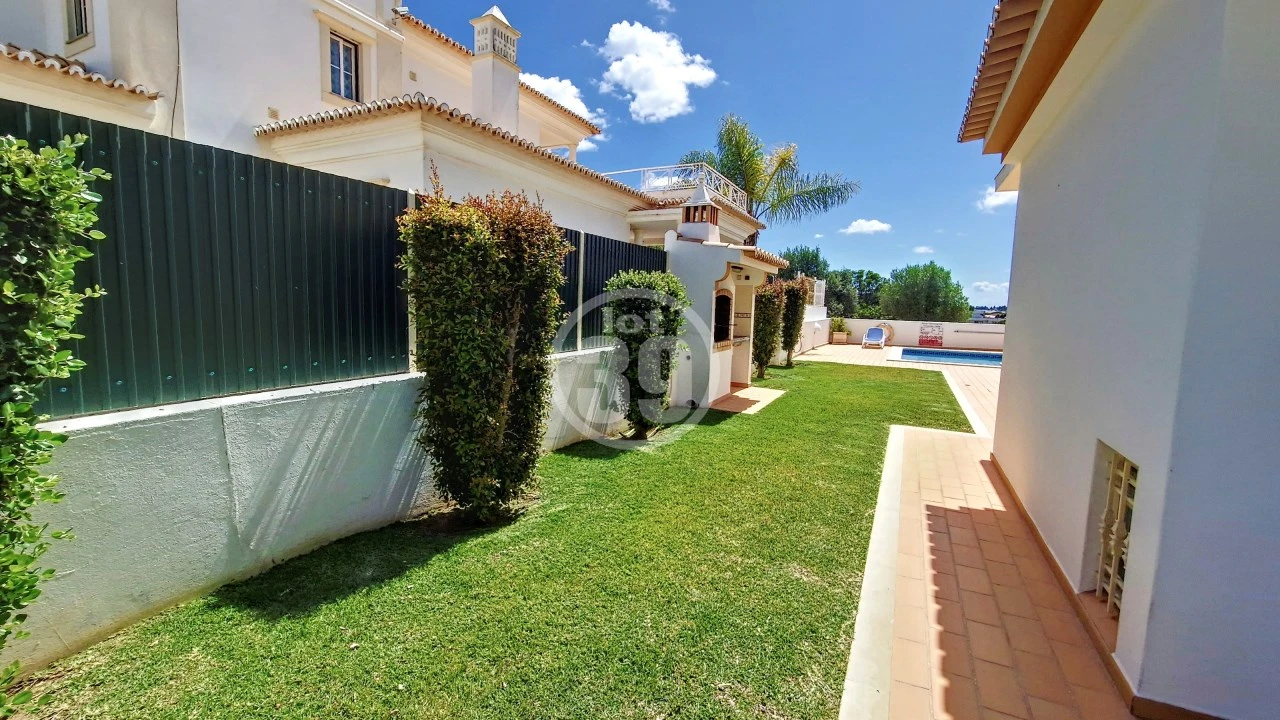 Moradia T4 para Venda em Albufeira e Olhos de Água Foto 45