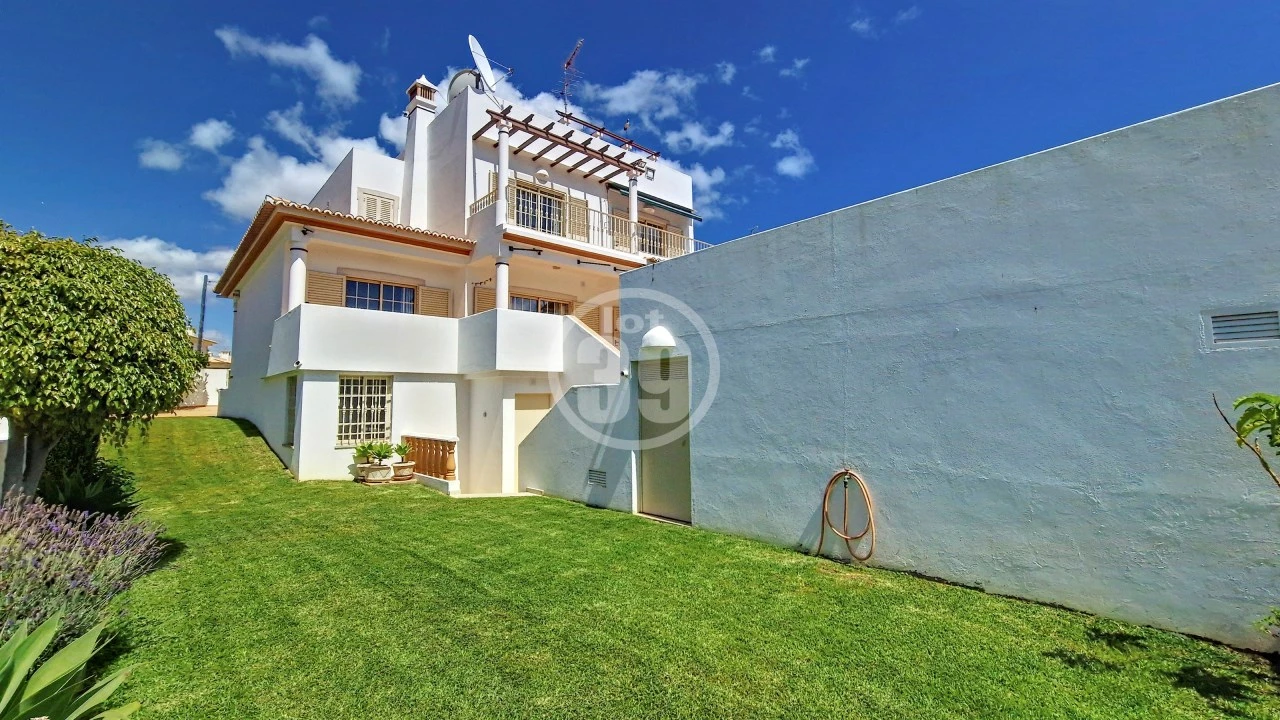 Moradia T4 para Venda em Albufeira e Olhos de Água Foto 47