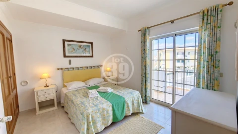 Moradia T4 para Venda em Albufeira e Olhos de Água