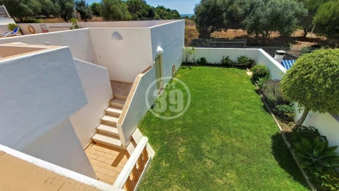 Moradia T4 para Venda em Albufeira e Olhos de Água