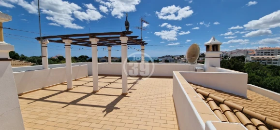 Moradia T4 para Venda em Albufeira e Olhos de Água
