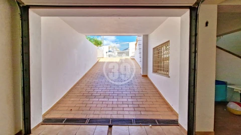 Moradia T4 para Venda em Albufeira e Olhos de Água