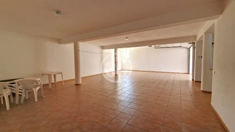 Moradia T4 para Venda em Albufeira e Olhos de Água