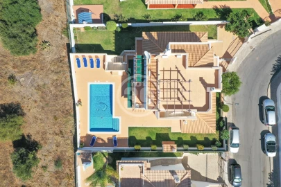 Moradia T4 para Venda em Albufeira e Olhos de Água