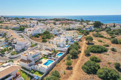 Moradia T4 para Venda em Albufeira e Olhos de Água