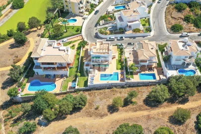 Moradia T4 para Venda em Albufeira e Olhos de Água