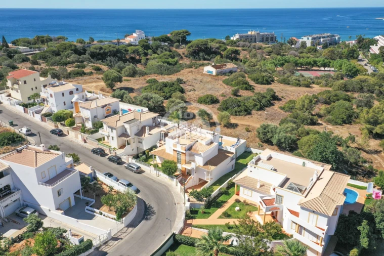 Moradia T4 para Venda em Albufeira e Olhos de Água Foto 51