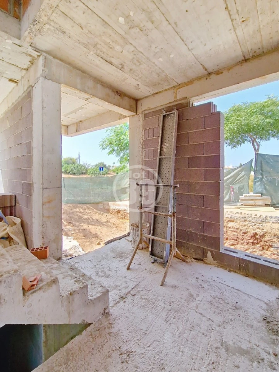 Moradia T4 para Venda em Guia Foto 16