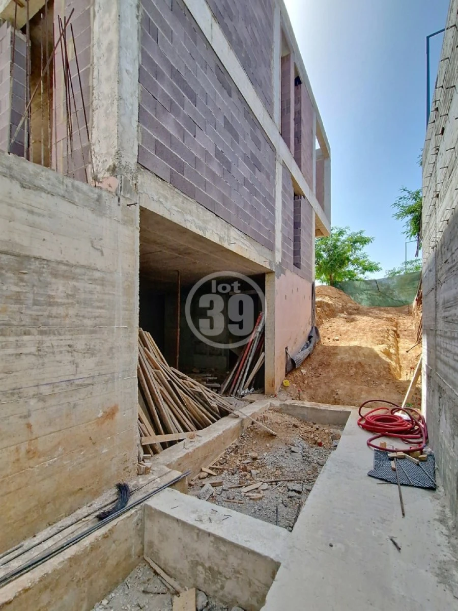 Moradia T4 para Venda em Guia Foto 31