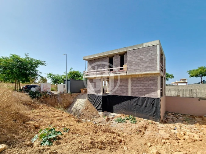 Moradia T4 para Venda em Guia Foto 33