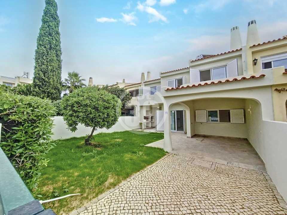 Moradia T3 para Venda em Albufeira e Olhos de Água Foto 2