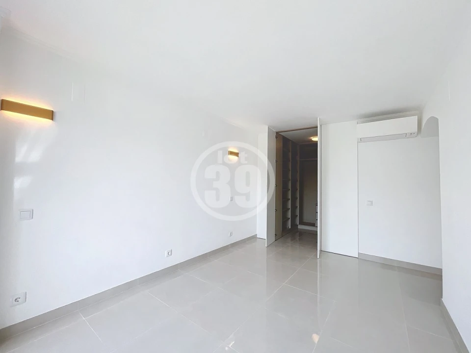 Moradia T3 para Venda em Albufeira e Olhos de Água Foto 13