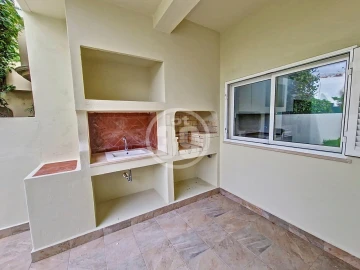Moradia T3 para Venda em Albufeira e Olhos de Água