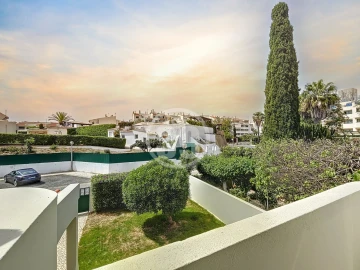 Moradia T3 para Venda em Albufeira e Olhos de Água