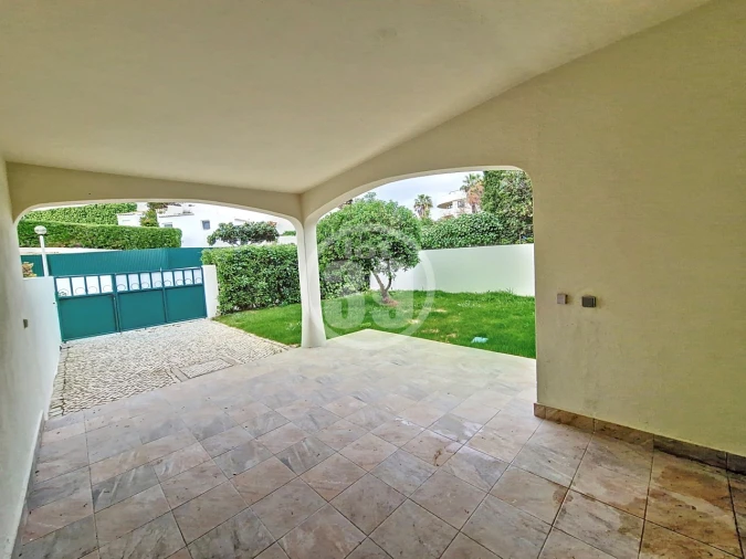 Moradia T3 para Venda em Albufeira e Olhos de Água Foto 3