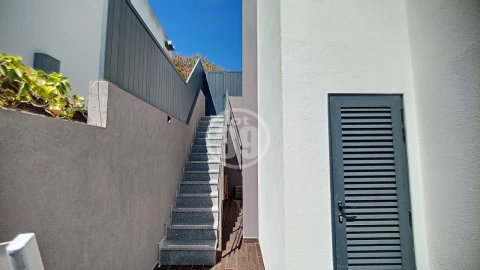Moradia T5 para Venda em Albufeira e Olhos de Água