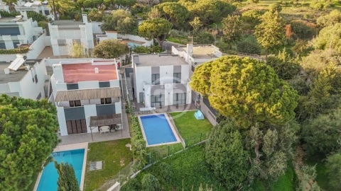 Moradia T5 para Venda em Albufeira e Olhos de Água