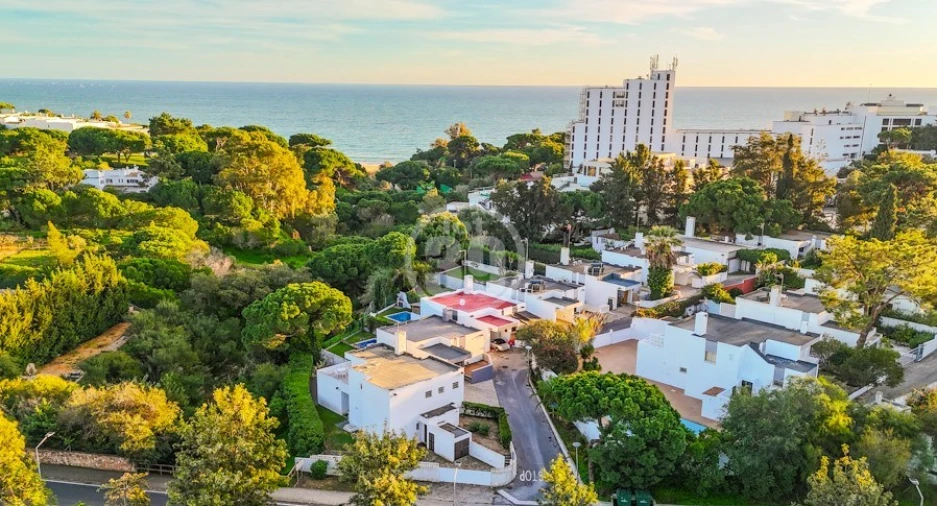 Moradia T5 para Venda em Albufeira e Olhos de Água Foto 4