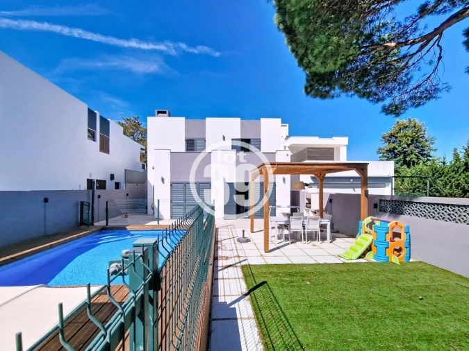 Moradia T5 para Venda em Albufeira e Olhos de Água Foto 3