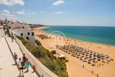 Negócio para Venda em Albufeira e Olhos de Água