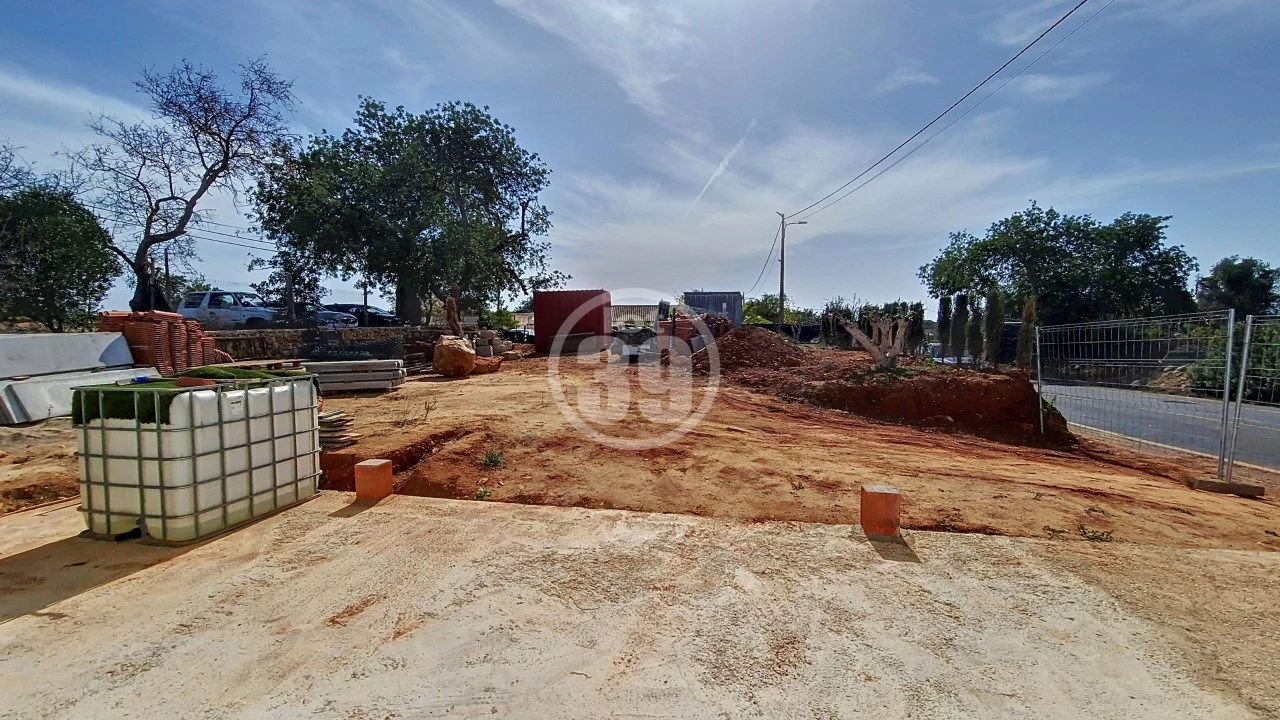 Moradia T5 para Venda em Ferreiras Foto 32