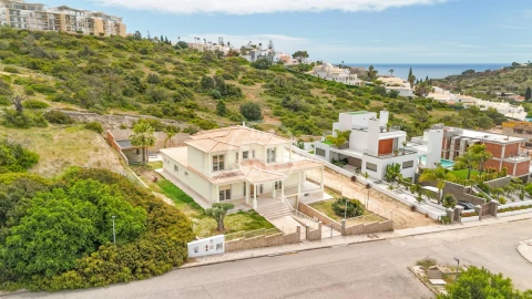 Moradia T4 para Venda em Albufeira e Olhos de Água