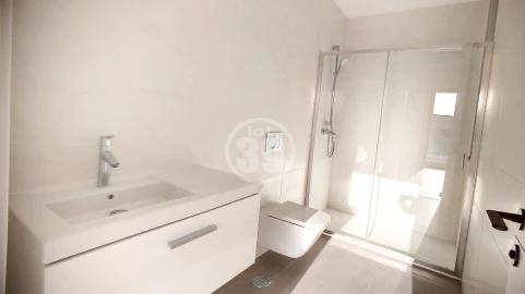 Moradia T3 para Venda em Moncarapacho e Fuseta
