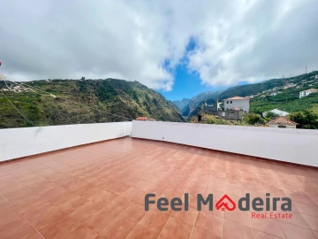 Moradia T3 para Venda em Ribeira Brava