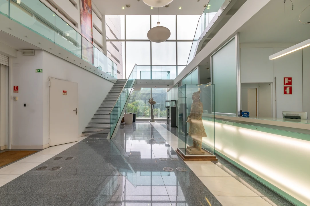 Prédio para Venda em Oeiras e São Julião da Barra, Paço de Arcos e Caxias Foto 8