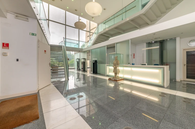 Prédio para Venda em Oeiras e São Julião da Barra, Paço de Arcos e Caxias Foto 7