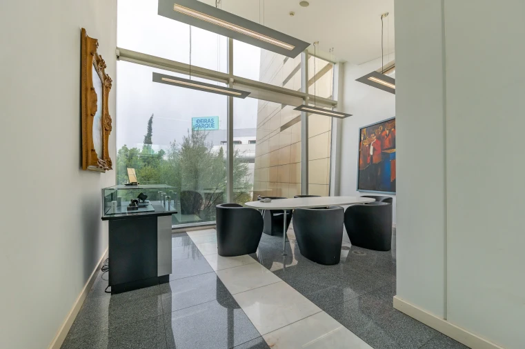 Prédio para Venda em Oeiras e São Julião da Barra, Paço de Arcos e Caxias Foto 4