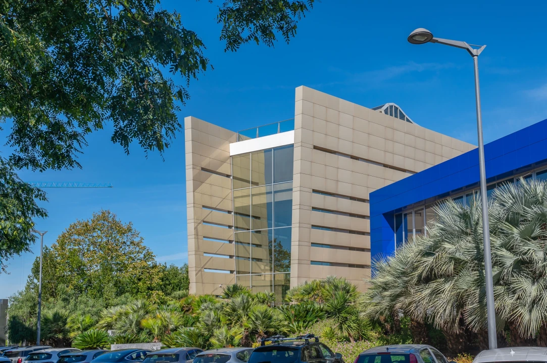 Prédio para Venda em Oeiras e São Julião da Barra, Paço de Arcos e Caxias Foto 1